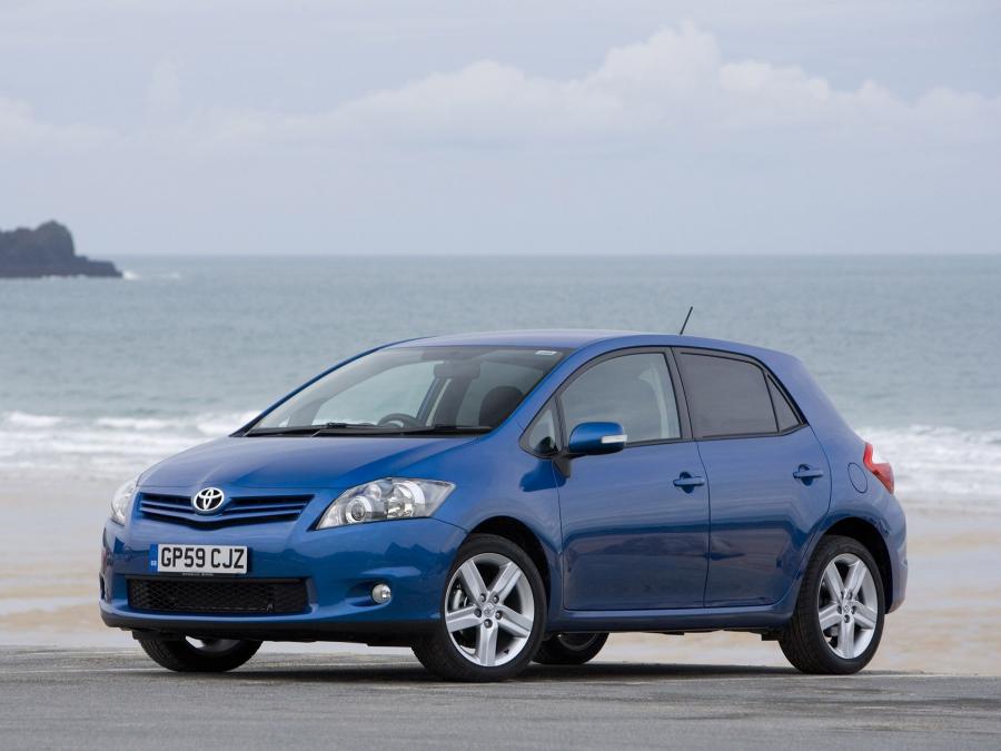  Toyota Auris 5-Door 2010 года  (UK) (фото 19 из 59)